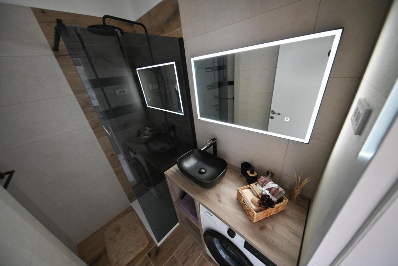 Apartman Nella With Sea Wiew Zadar Eksteriør bilde