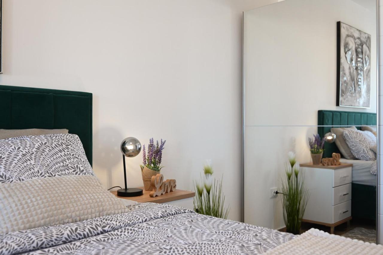 Apartman Nella With Sea Wiew Zadar Eksteriør bilde